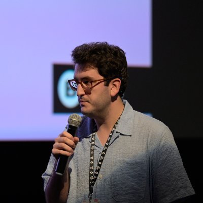 Profesor de Comunicación Audiovisual en @upvehu. Análisis fílmico. También en @zinebifest @FANTbilbao y en SURCOS. Asociación de estudios cinematográficos.