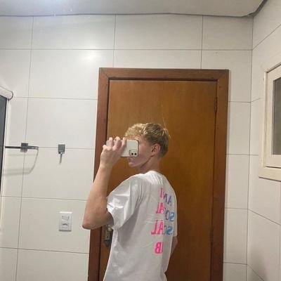 felipeheck09's profile picture. 