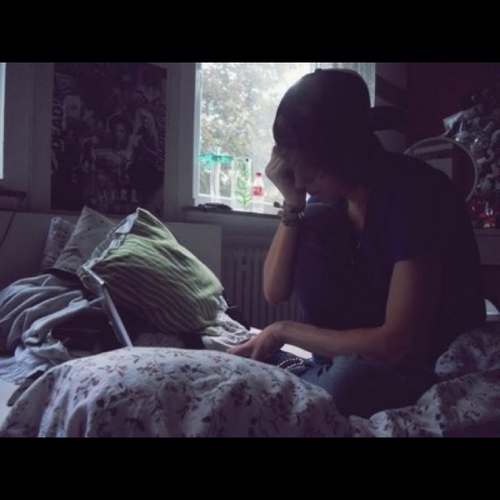 OhHeyItsDerek's profile picture. Derek. 17. Bi. RP1: Engaged to @amatmustofake i love him sooo much ^-^ RP2: single(: