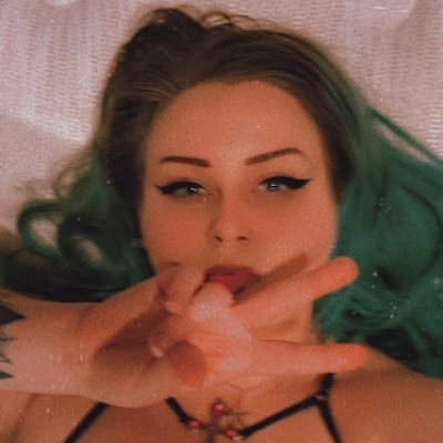 violetalaska Profile Picture