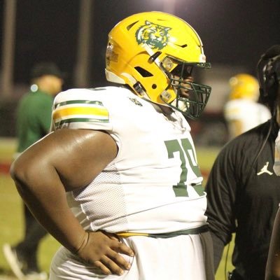 Forest High School height&weight |6”1 390ibs| NT/OG/DT| NCCA ID#2401190752 number:3524541905/email: Rayjiassmith9@gmail.com GPA3.0