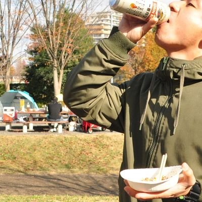 仕事後に飲みに行ける友達が欲しい。今までの人生で出会って来なかった人達と繋がってみたい。