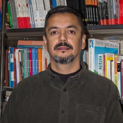 Araucano. Profe de historia y geografía Mag. en cs. sociales Presidente del Colegio de profes de Collipulli.