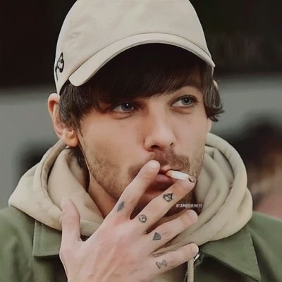 Posts random Louis EDITS and GIFs.
I hope it will be a comfortable space for Louies.
Louis Tomlinson Fan account

every awesome original 📷 Credit to Owner