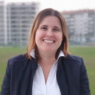 Arquitecta, mediadora, moderada. Ouvinte impaciente, faladora ocasional.