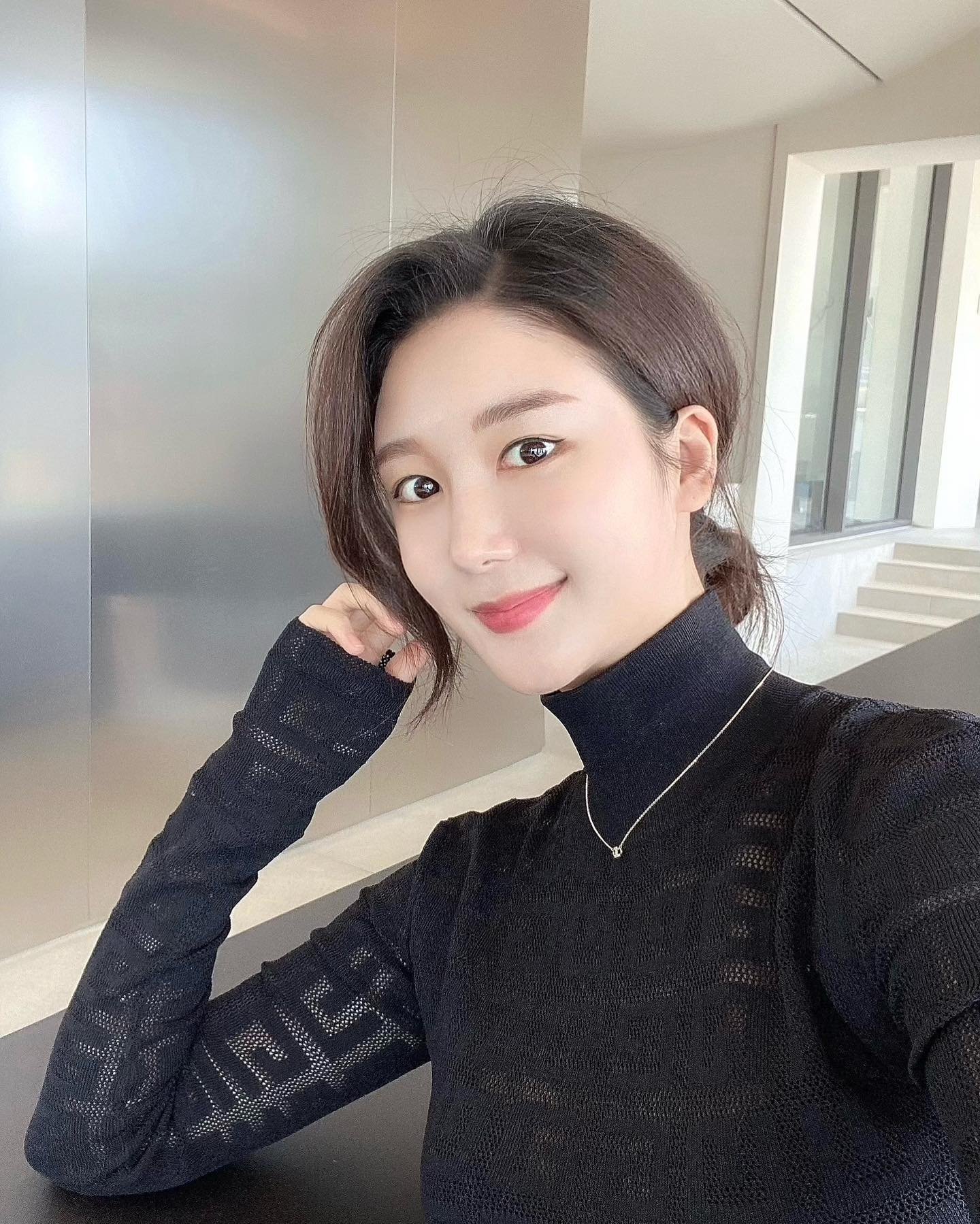 whecee48895's profile picture. 