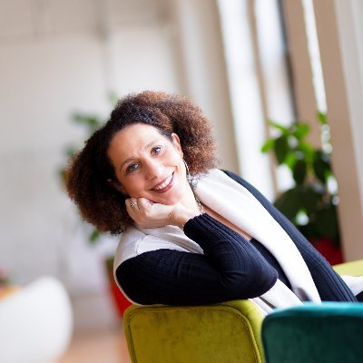 stephanieospeak's profile picture. Stephanie Olson is an inspiring, engaging speaker that will captivate your audience no matter your event.