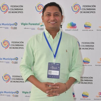 Sociólogo. Esp. en Derechos Humanos y Justicia Transicional. Concejal de San Pedro, Sucre (2016 - 2023) Alcalde ( 2024 - 2027) Partido Alianza Verde 🌻