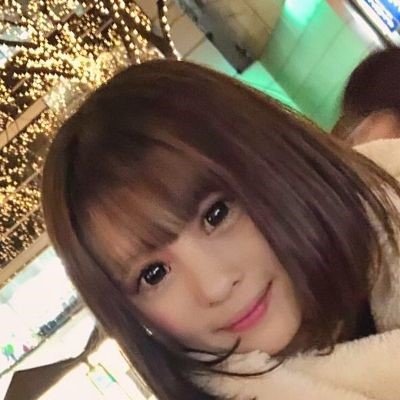 カフェ勤務☕️彼氏なしセ フ レ募集中、アカウント凍結されないようにこっそり写真あげます、見てくれるかな？