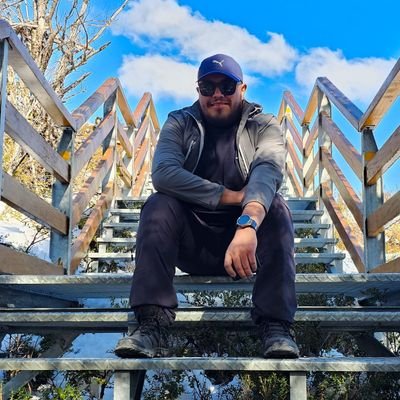 JulioAguirreG's profile picture. prefiero ser cenizas y no polvo