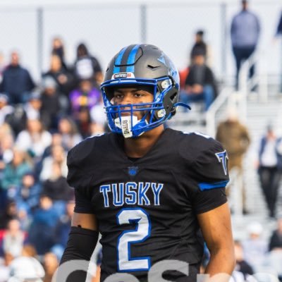 ATH @Tuscarora HS |YOG 2025|WT 190| HT 6’2. Phone:571-719-1102