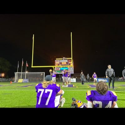 Class of 2025 Maumee football/track 3.3 GPA 6’2 240 RT and DE shot pr 43’10 : https://t.co/fmoGLQBach