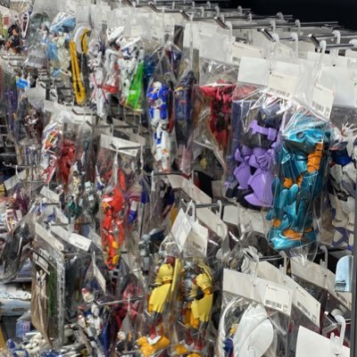 プラモ店長のオカムラです‼️ブックオフ旭川永山店2階のプラモデルを担当しています。旭川一のプラモデルショップを目指していきますので応援よろしくお願いします❗️楽しんでもらえるポストを目指して投稿中☺️