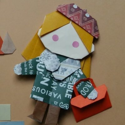 折り紙楽しいよね♪音楽教室のセンセしてるよ🎻【参考図書】『きせかえ折り紙ドール』いしばしなおこ(2020)ブティック社/『季節のおりがみ花飾り』いまいみさ(2018)講談社/『たのしい！あそべる！おりがみ大集合！』山口真(2014)ナツメ社