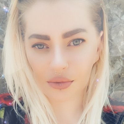 LudaKrissie's profile picture. 