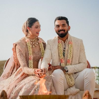 random_viewx's profile picture. alt account for BBK10 and now BBK11