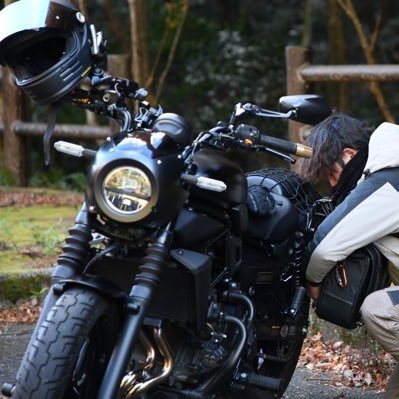 thor_rebel250's profile picture. 無言フォロー失礼します🤝エリミネーターSE乗りの🏍自称愛妻家🏍釣りやキャンプ🏕バイク乗って良い景色観て美味いモン食ってカメラで撮りたいとゆう野心家😎バイク友達少ないので、仲良くしてください♪̊̈♪̆̈ *筋トレ/アクアリウム/ゲーム/アニメ/DIY /元インドアからの転身💫