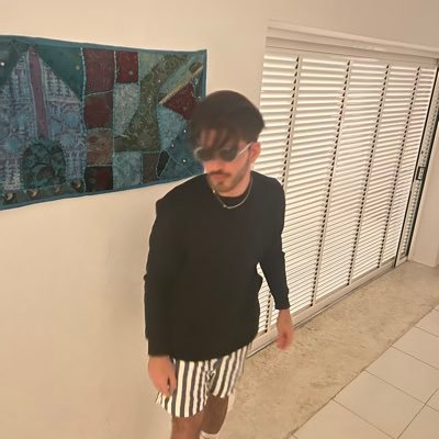 _zekeN1's profile picture. passing by