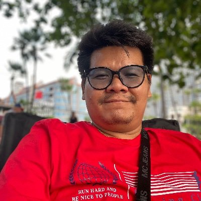 apichat289656's profile picture.