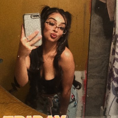 petiteMamii01's profile picture. follow me back🤍