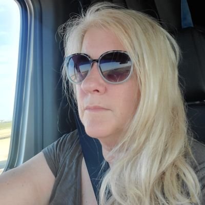 emoverby's profile picture. 