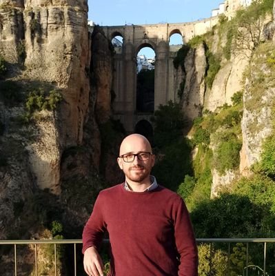 Apasionado de casi todo. Padawan-Aprendiz de profesor de Filosofía. Sin manual de instrucciones. Hablante de esperanto.