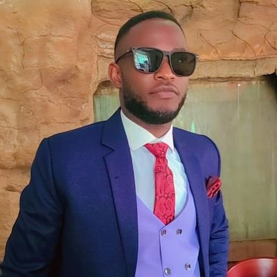 LutaayaCharles1's profile picture. ,@rsenal,thicckkk ladies🖤 big bumper 💕 entrepreneur@footballer