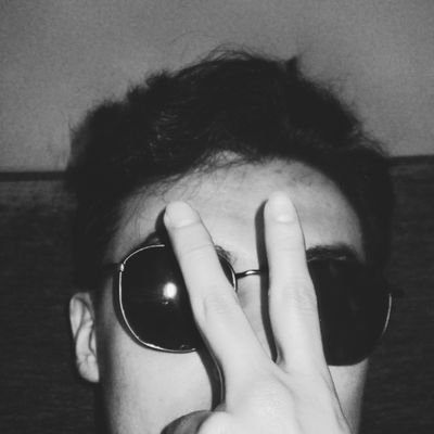 Fútbol, fotos, diseño y musiquita...