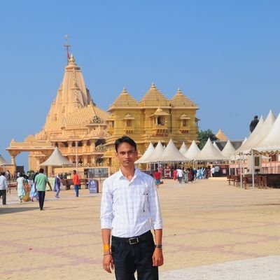 सर्वप्रथम मैं हिंदू हूँ...
धर्म ही मेरे लिए सब कुछ है... न अंधभक्ति, न अंधविरोध... समस्त विचार (ट्वीट) व्यक्तिगत हैं...