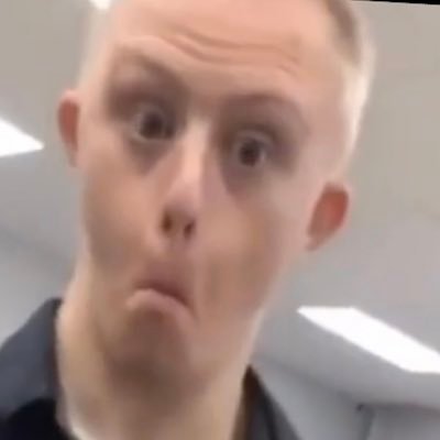 Alejand57629377's profile picture. 