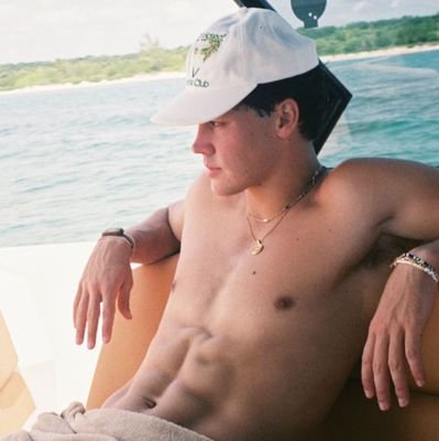 NoahBB45's profile picture. Fine art like Noah's abs needs to be Appreciated

backup - @Noahbussy113