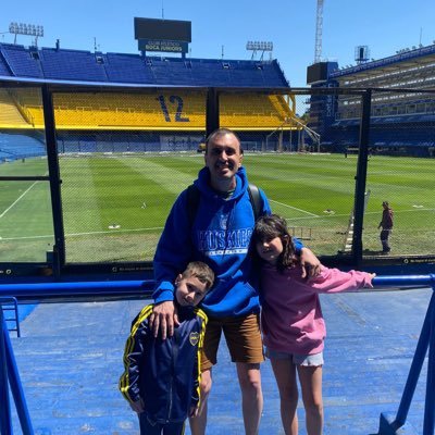 Hijo del Rulo y la Elena, hermano de Facu y Caro, Casado con Jesi y Papa de Lola y Blas! RIQUELMISTA Bostero-PFC-Pampeano