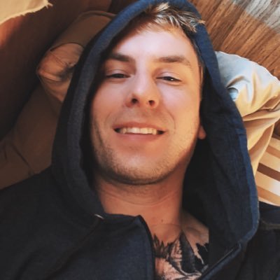 Chemist | 2022 Cloud 9 Training Grounds Champ (LoL top laner) Riven 1 trick | Former Activision Employee | Always trying to improve myself | RIP Hax$