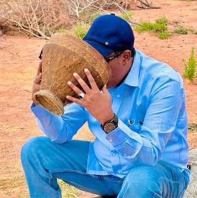 Pure Somali Nationality, Born in somalia, Grow up in somalia Live in somalia Work in somalia love his country and his nation
All Opinions are my own.