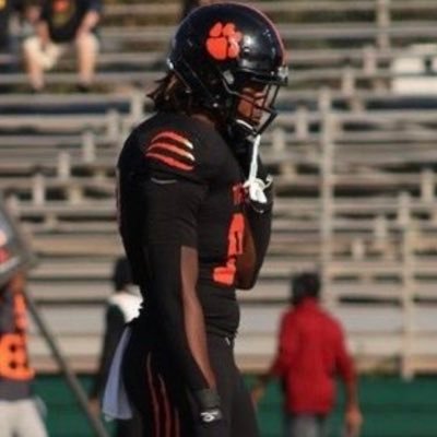 AA in hand |NCAA ID:1908662767 | DE / OLB Joker 6’5 250LBS| #JUCOPRODUCT @reedleycfb DL Coach @jlira2 or Head Coach @coach_hart15