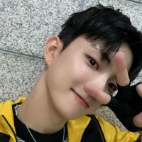 이즈 (@belloq_) 's Twitter Profile Photo 이즈 (@belloq_) 's Twitter Profile Photo
