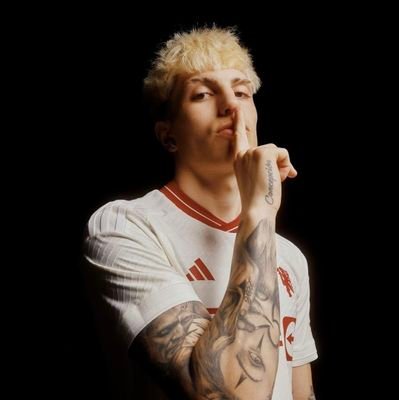 Manchester United fan😎||
Banter zone😂 ||
Random Facts 👀||
Why so serious?😏||
I follow back
