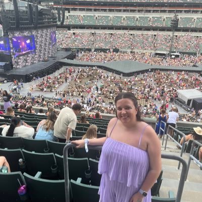 30 | Swiftie since ‘07 | Eras Tour Cincy 7/1, KC 7/7, & Indy 11/1 🫶 | fiancée 💍 | cat mom 🐈