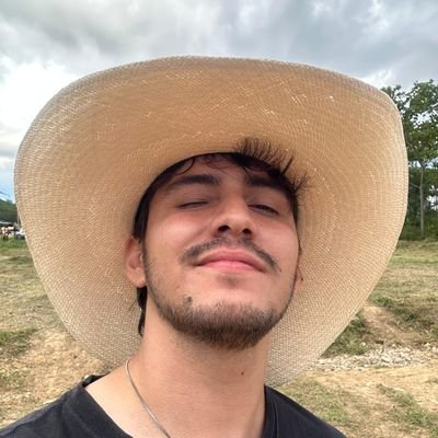 DanielPena22's profile picture. ✊🏼🕊️| Activista @TejidoNJ
🌱| Tec. Manejo Ambiental
📻| Periodista de @OndasdelMeta
🎙️| Est. Comunicación Social-Periodismo @UNIMINUTOVcio