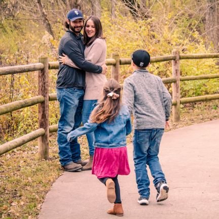 tia_barbosa's profile picture. Wife ❤️Mom ❤️ Library Lover ❤️ MLIS ❤ EdS ❤️