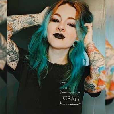 🌹Lover of video games, tattoos, hair dye! 🌹
🎮 🎮