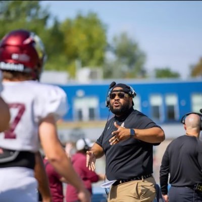 Calvin University Defensive Line & Recruiting Coach, GRPS School Renewal Specialist, MBA, ΩΨΦ Iota Pi Fall 15 Tre Dawg! Founder of YoungMenMovingMountains YxM3