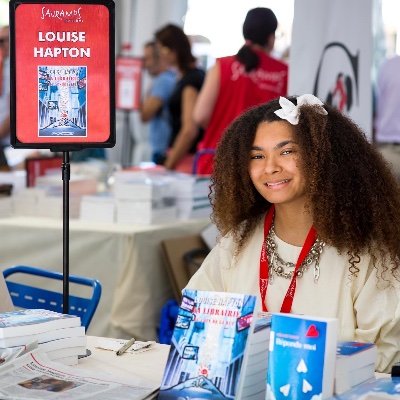 Young neurospicy French Writer and Artist. Currently querying my third novel (feminist psychological thriller). Tea-addicted, Caribbean and Queer.