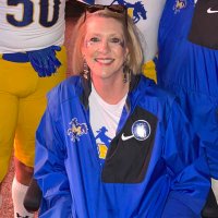 MariAnne Vondenstein (@momvondey) 's Twitter Profile Photo