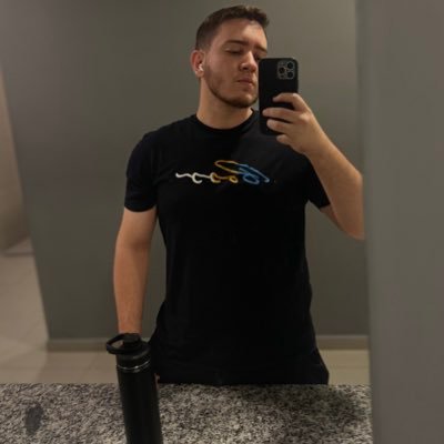 Gustavoluiz09_'s profile picture. T E T R A