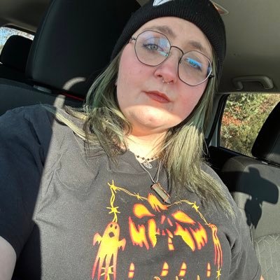 goth witch wife. depressed barista with 1 brain cell and a fat ass. Follow me on instagram @onespoopywitch