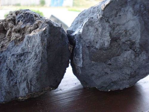 ManganeseOre's profile picture. I am a miner, I have a legality mining of manganese in East Nusa Tenggara - Indonesia.