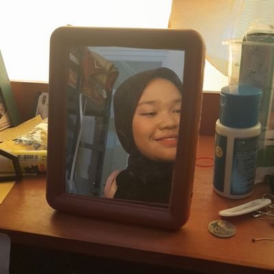 sisi lainnya alya, ini alya hafshahri bukan alyaratusya, isinya masalah hidup yg punya akun, ga usah di follow