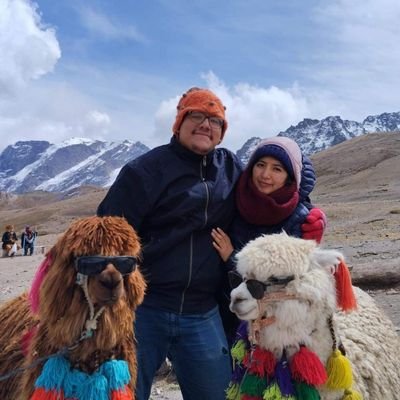 Psicóloga. Maestra en Ciencia del Comportamiento. Terapeuta, especialista en Ansiedad. También realizó investigación experimental y aplicada.