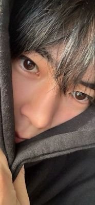 kiesvzh's profile picture. 22, 2002
Poque😜